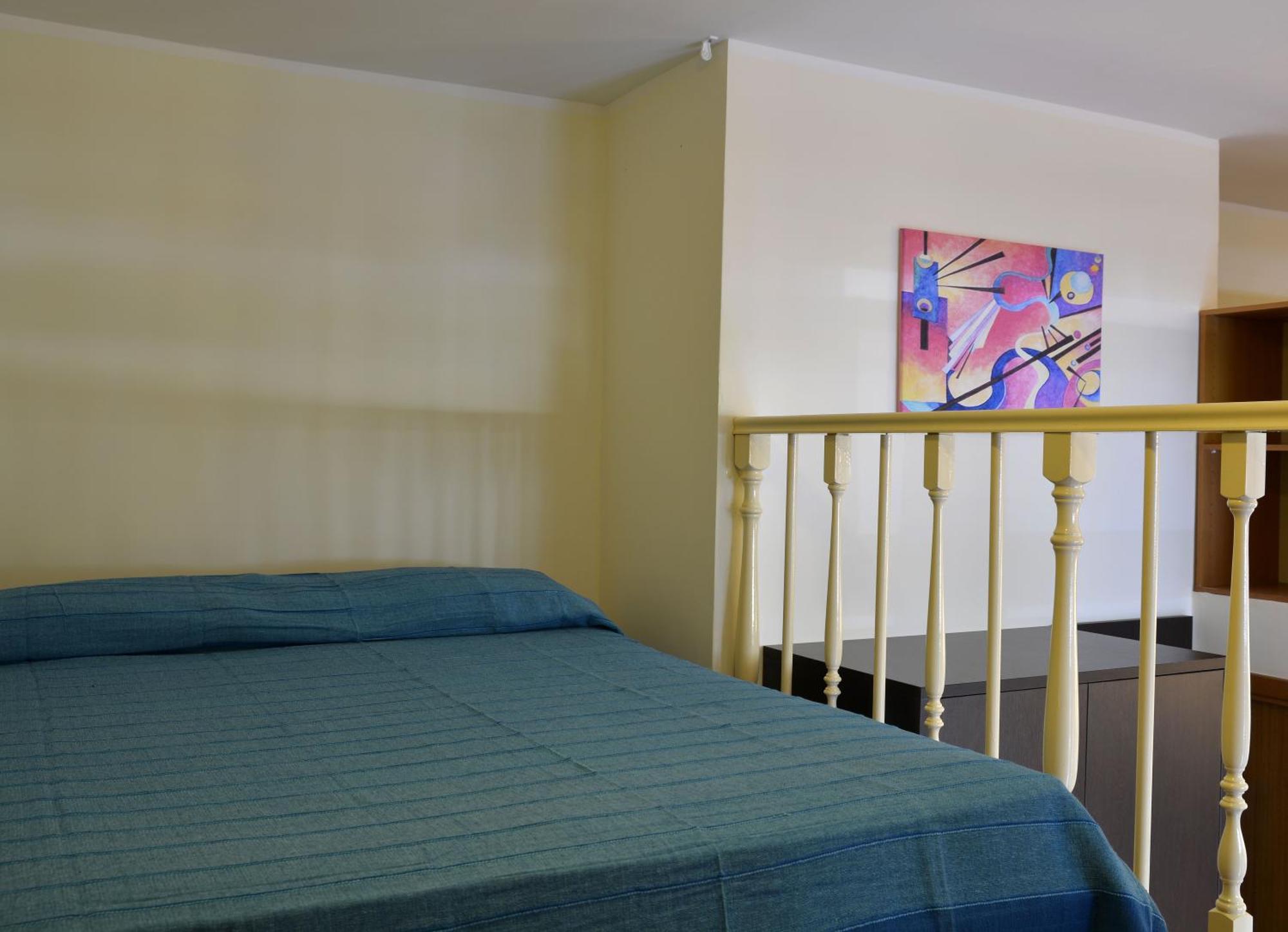 Gemelli Holidays -2 Easy Lofts, Groundfloor With Courtyard, Mezzanine Bedroom, Baby & Pet Friendly, Near Monte Mario Station Connecting To Center In 20 Minutes, 2 Steps From Bus, Groceries, Restaurants, Park, Cycle Path - Warm Guest Care In 4 Languag Kültér fotó