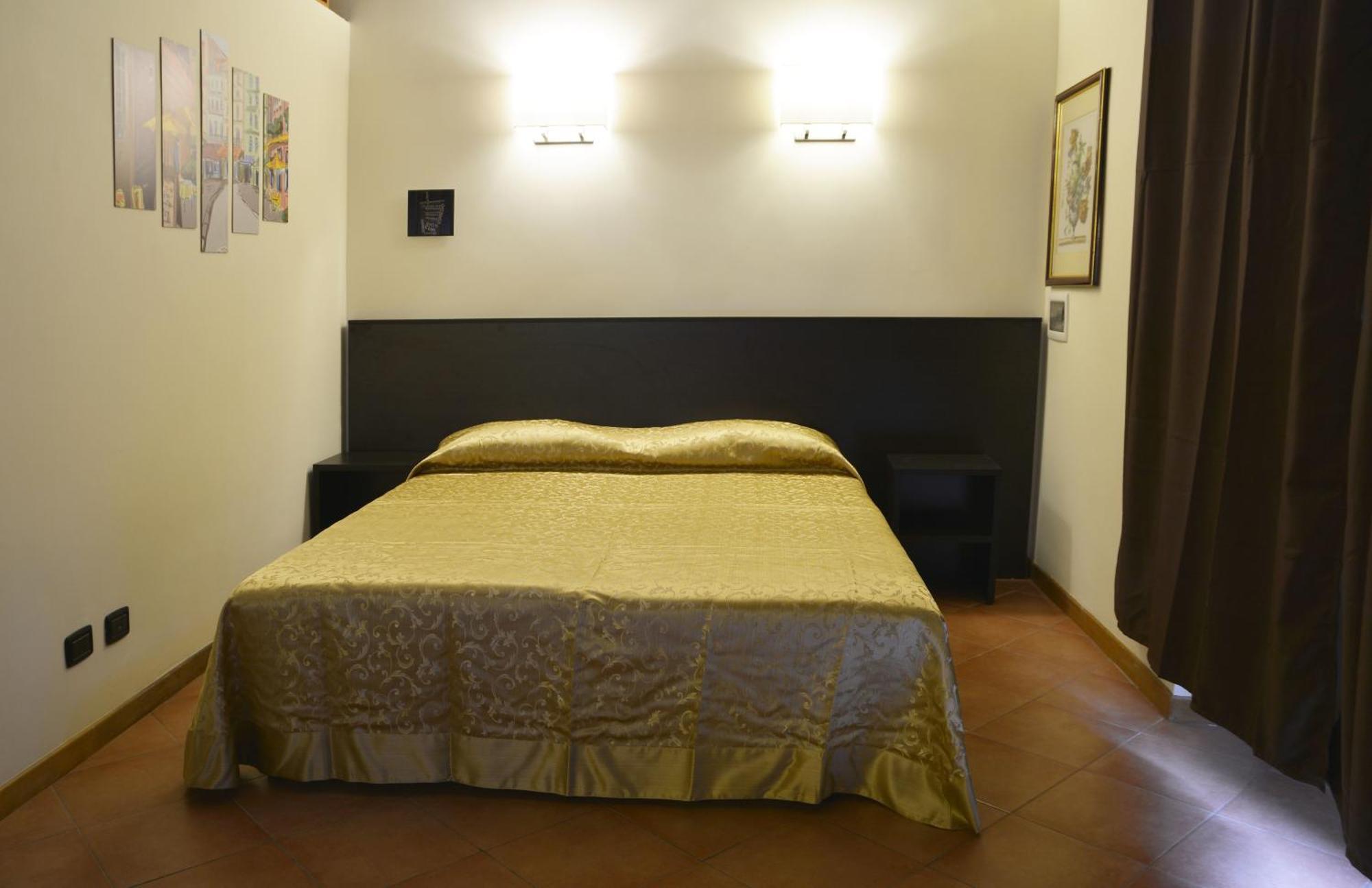 Gemelli Holidays -2 Easy Lofts, Groundfloor With Courtyard, Mezzanine Bedroom, Baby & Pet Friendly, Near Monte Mario Station Connecting To Center In 20 Minutes, 2 Steps From Bus, Groceries, Restaurants, Park, Cycle Path - Warm Guest Care In 4 Languag Kültér fotó
